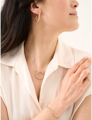 collier-plaque-or-amarre-saunier-femme-bijoux