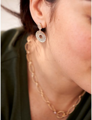 boucles-oreilles-percale-plaque-or-moderne-tout-metal-bijoux-mannequin