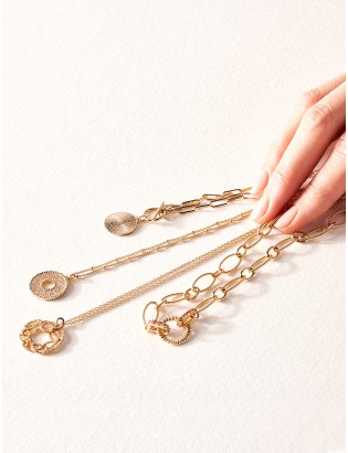 collier-percale-plaque-or-moderne-tout-metal-bijoux-nm-fond-blanc